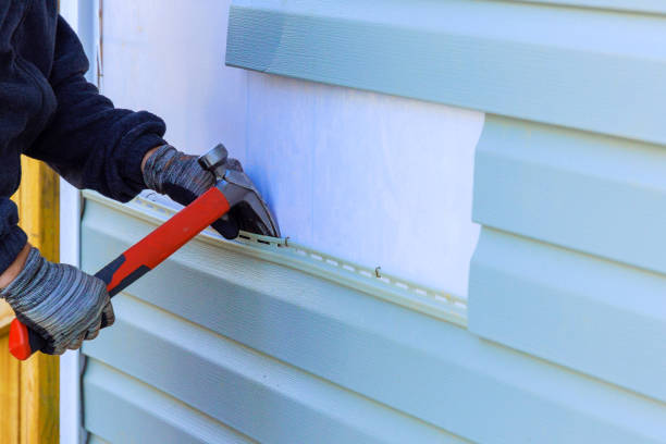 Reliable Siding Repair contractor in East McKeesport, PA by Creative Siding